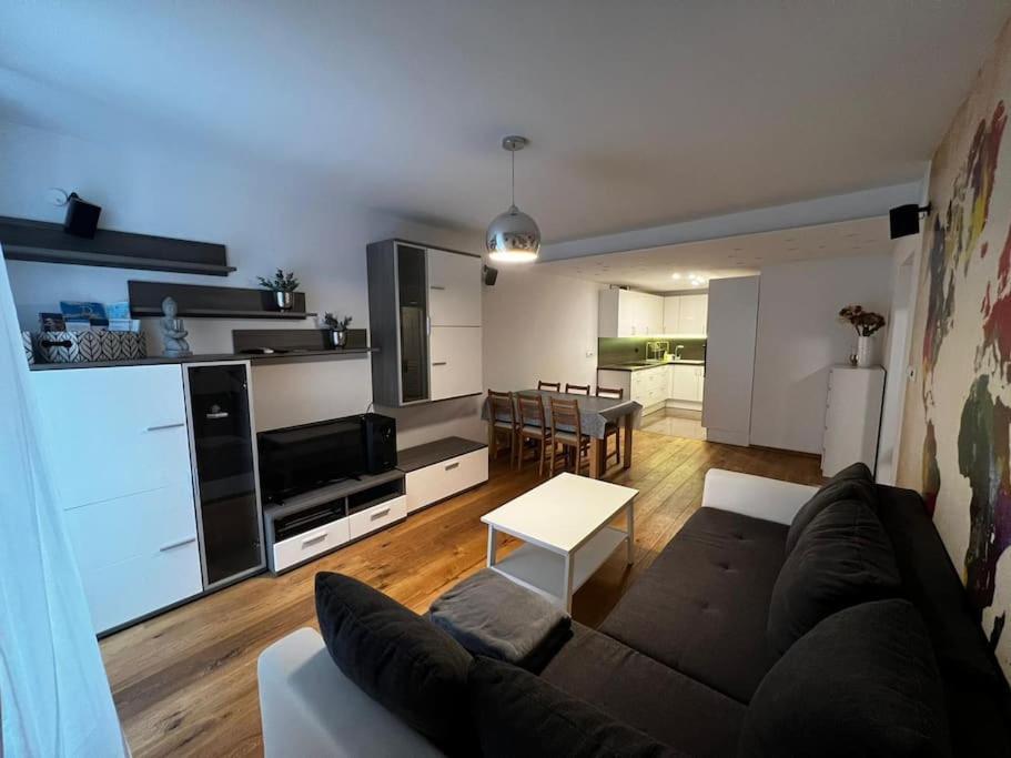 Porec, Tolle 3 Zi-Whg, Sehr Zentral, Top Zustand! Mit Internet Und W-Lan! Luaran gambar